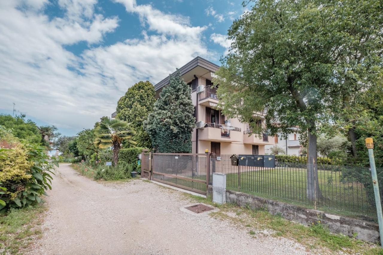 סירמיונה Casa Lugana 9 - Monolocale Con Piscina Fronte Lago מראה חיצוני תמונה