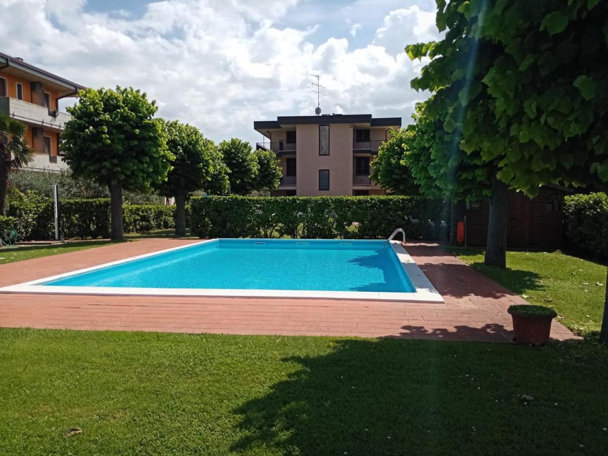 סירמיונה Casa Lugana 9 - Monolocale Con Piscina Fronte Lago מראה חיצוני תמונה