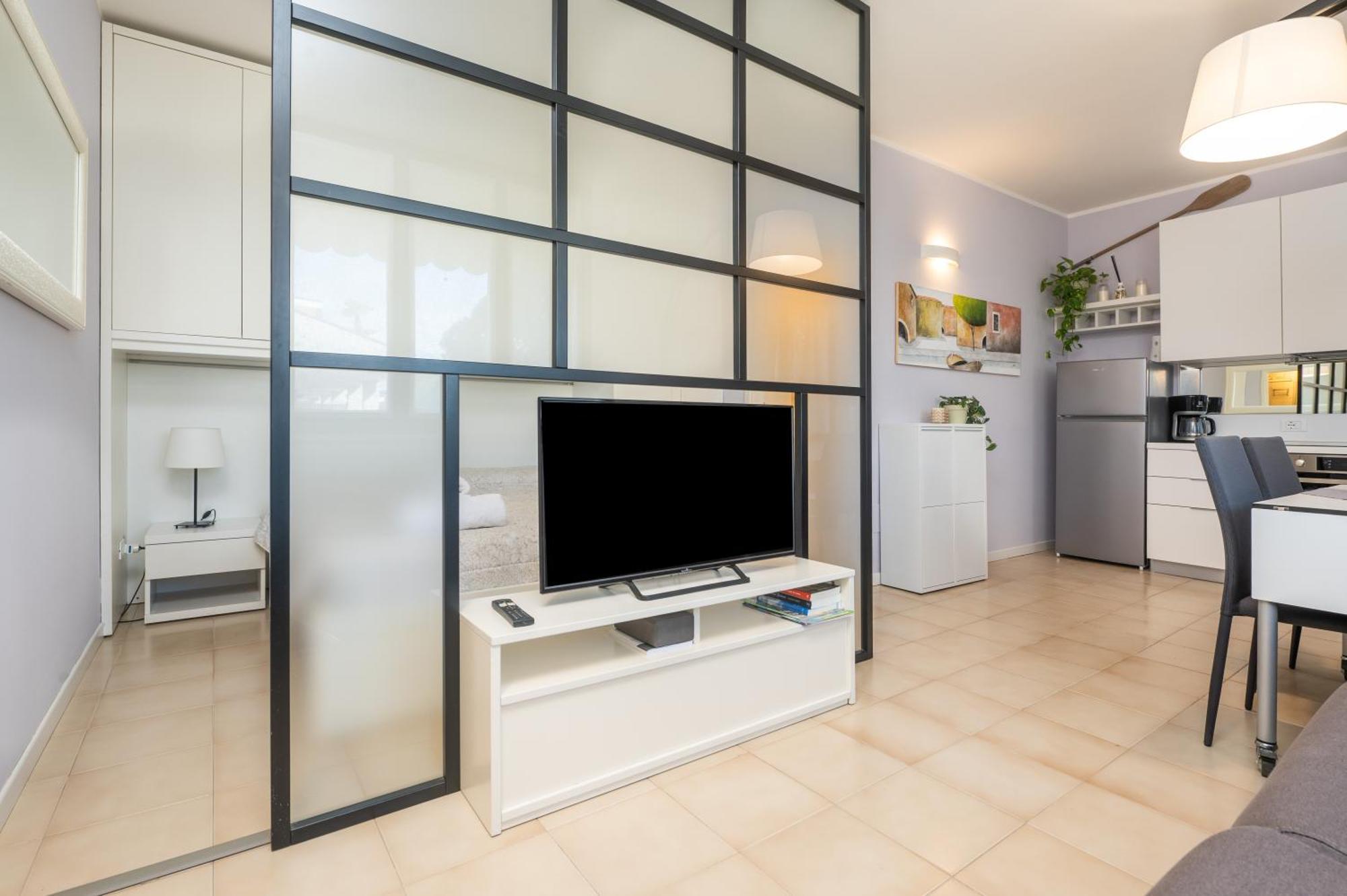 סירמיונה Casa Lugana 9 - Monolocale Con Piscina Fronte Lago מראה חיצוני תמונה