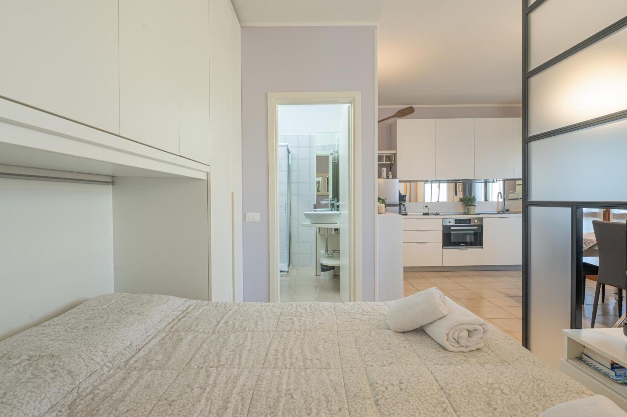סירמיונה Casa Lugana 9 - Monolocale Con Piscina Fronte Lago מראה חיצוני תמונה